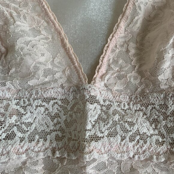 Baby pink sexy lingerie top with keyhole cutout in back. 100% cotton size small - Picture 5 of 7